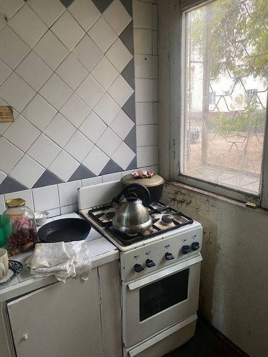 Продам чил наккошлик 3 хона 1 этаж 4 этажлий дом