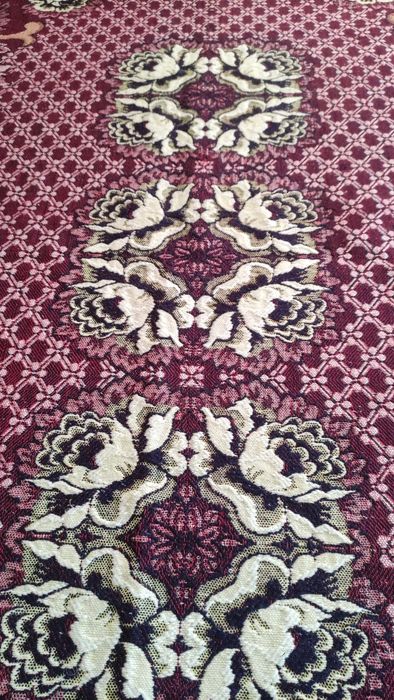 Тежка голяма покривка за маса от едно време 130/180 см