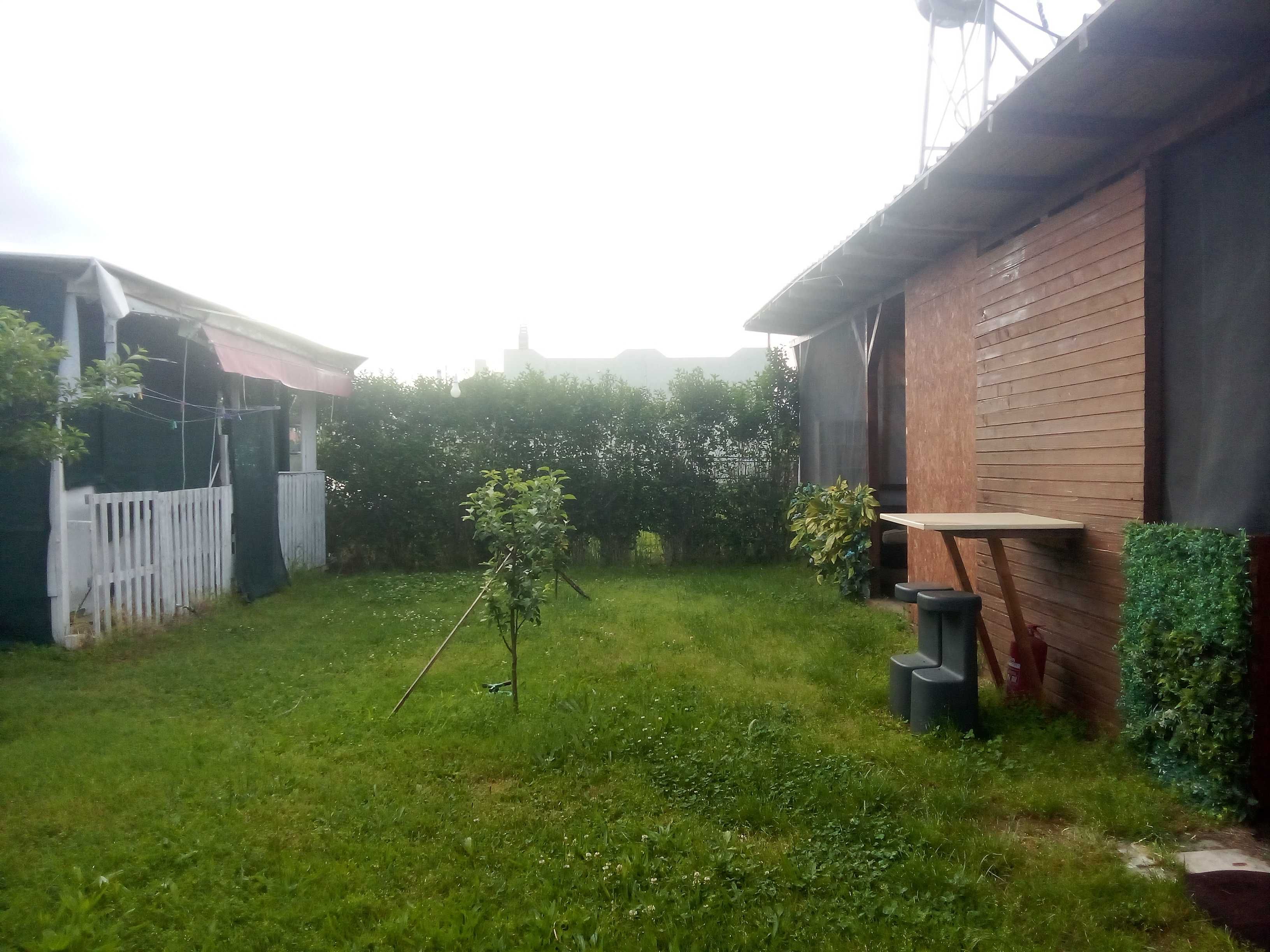 Дава целогодшно обзаведена каравана на 100 м. от плаж в Кариани 2800 е