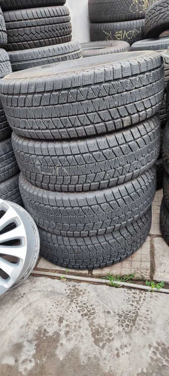 Зимни гуми Bridgestone 	265/65 R17 DOT 22 - нови