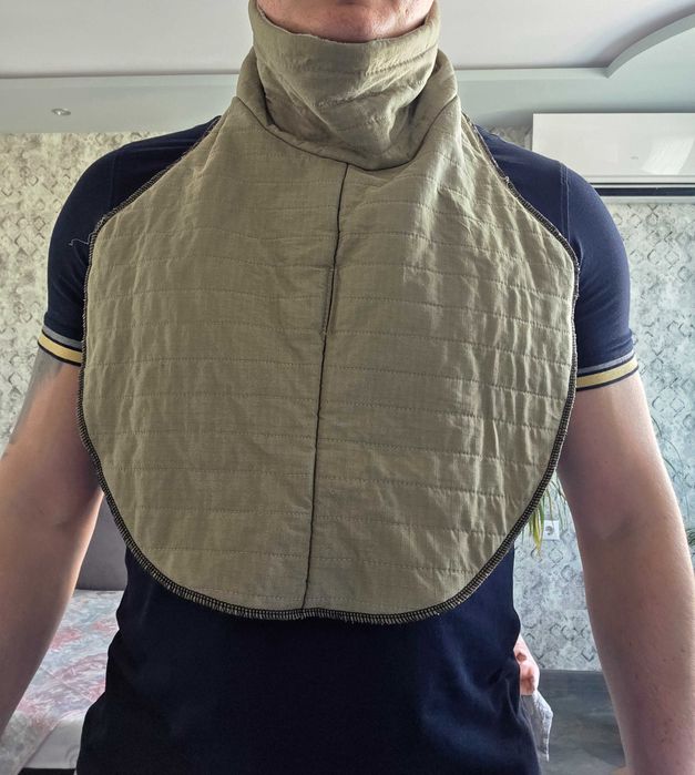 Мото яка с протектор за гърдите