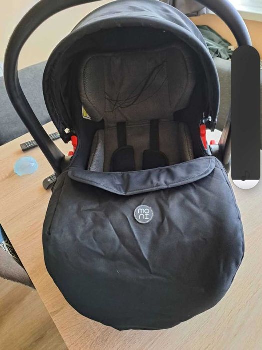 Кош / столче за пренос на новородено Moni