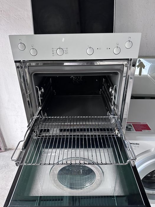 Печка +гаранция. MIELE Керамичен плот. Конвекция. Доставка за София