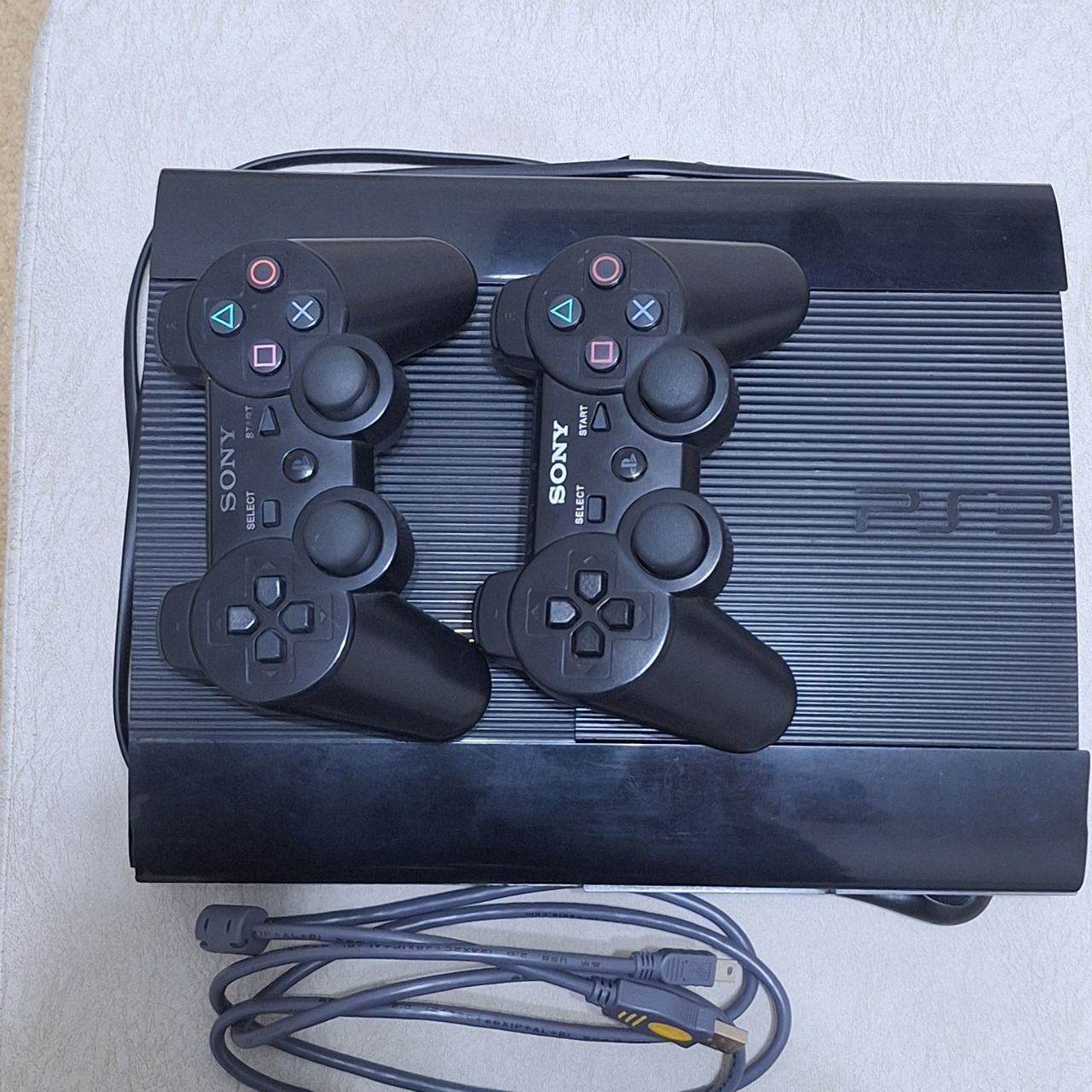 PS 3 Super slim 2 геймпада