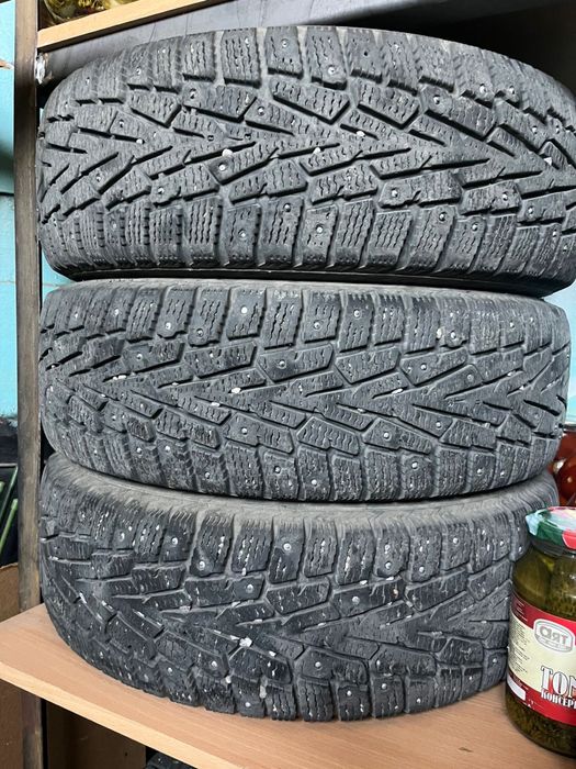 Продам Зимнюю резину