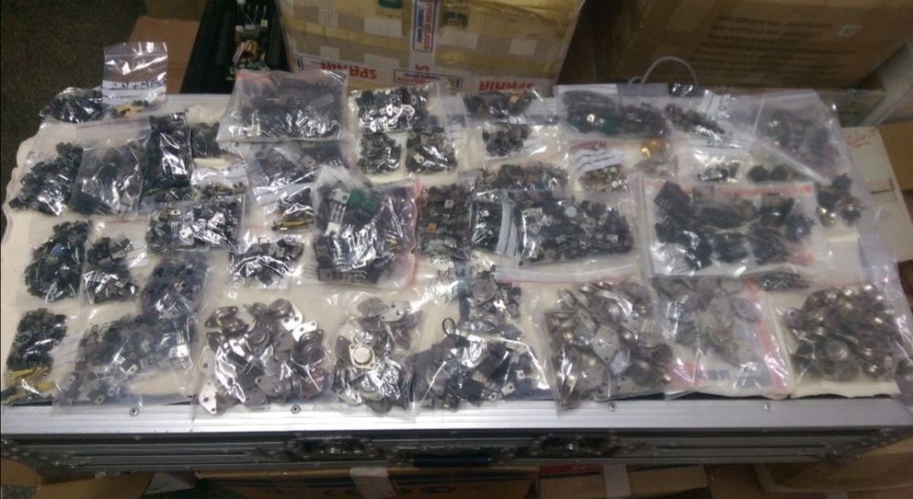 Lot de Finali , Tranzistori , Integrate noi/recuperate stare perfecta