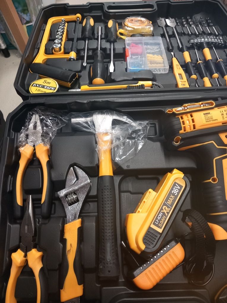 Autofiletanta Dewalt 36v și 5ah cu 2 acumulatori și 45 de accesorii