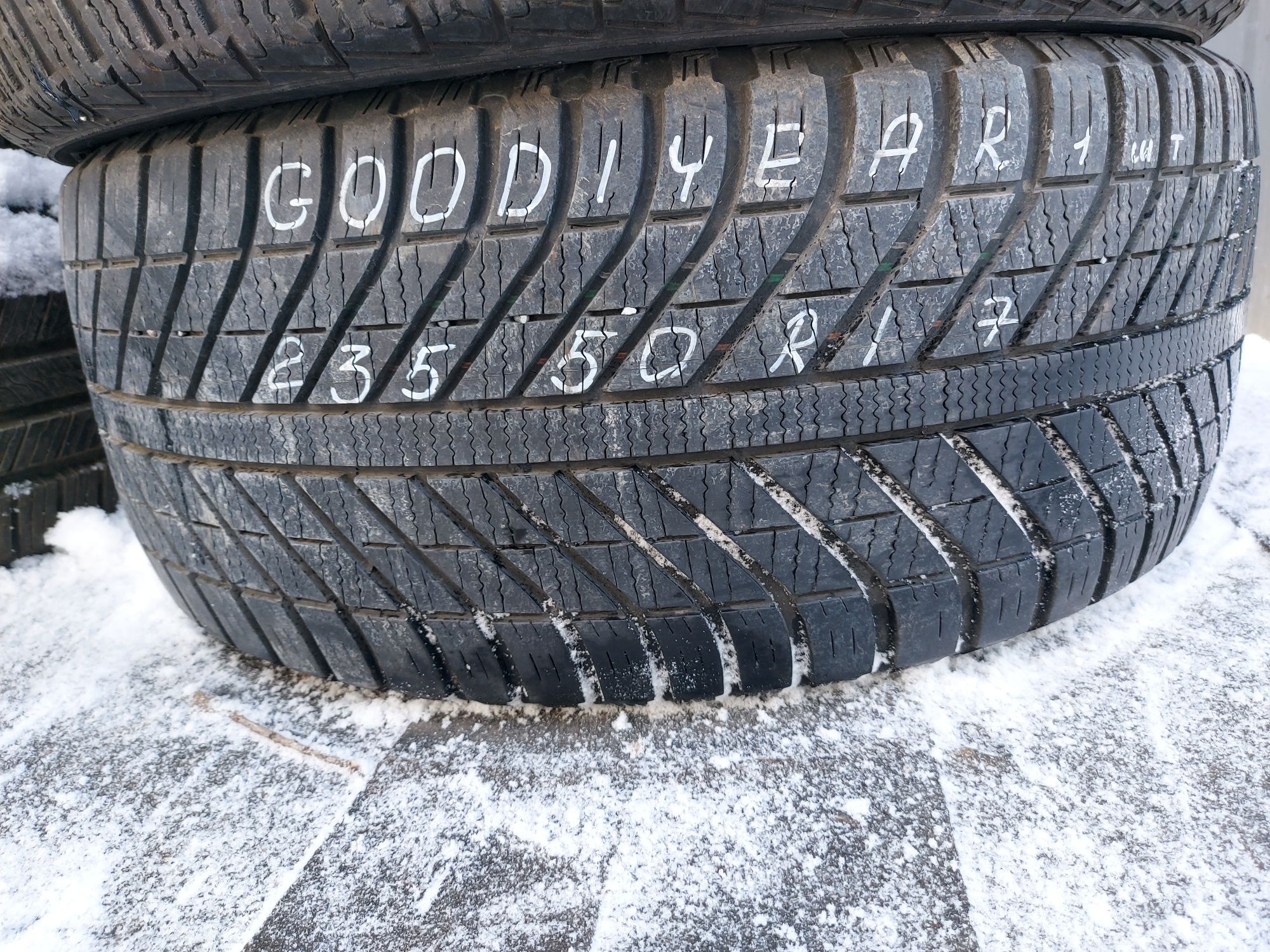 235 /50 R17 Шина на запаску