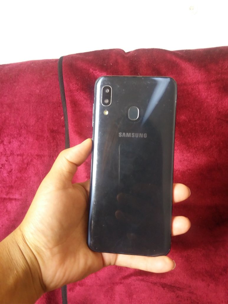 Samsung Galaxy A30