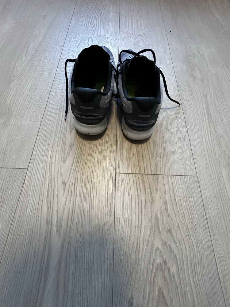 Pantofi de alergat nike
