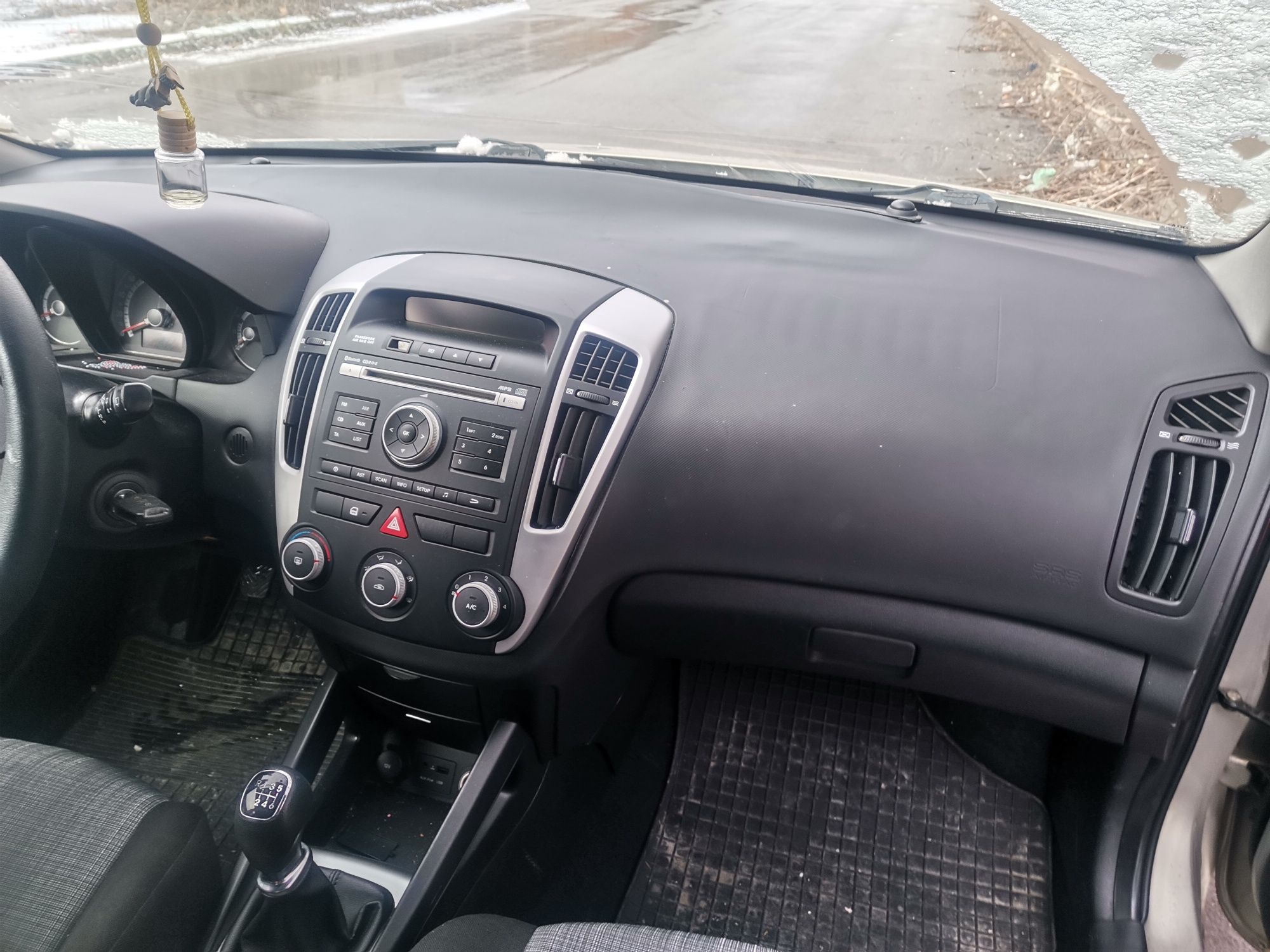 Kia ceed 2011г facelift 1.6crdi 90кс D4FB за части