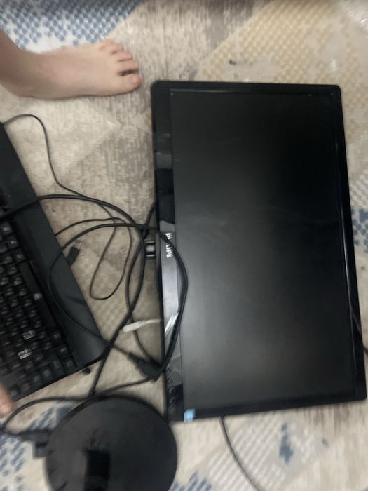 Продам запчясти на комп некторые роботают некторые нет манитор работае