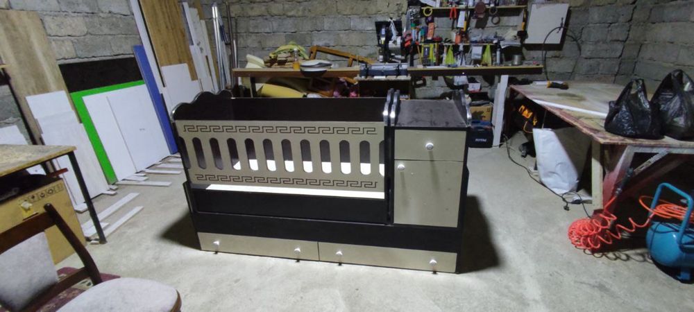 Детская кроватка