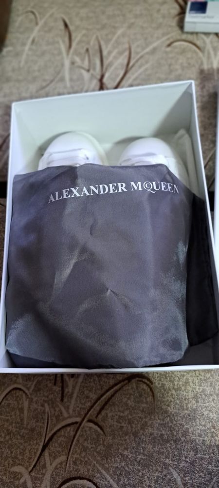 Adidasi Alexander MQueen