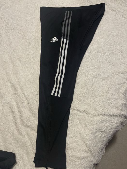 Мартонки и долница Adidas