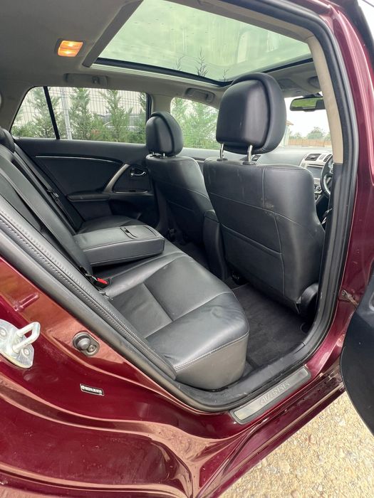 Toyota Avensis  2.0d. Faruri bi-xenon