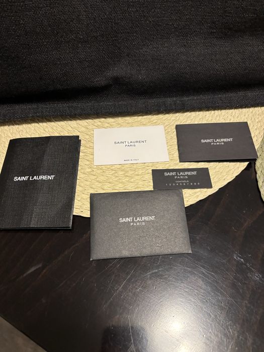 Yves Saint Laurent напълно автентична с документи