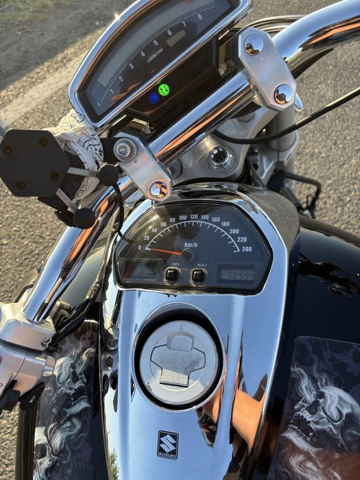 Vand Suzuki Intruder m1800r modificat + accesorii