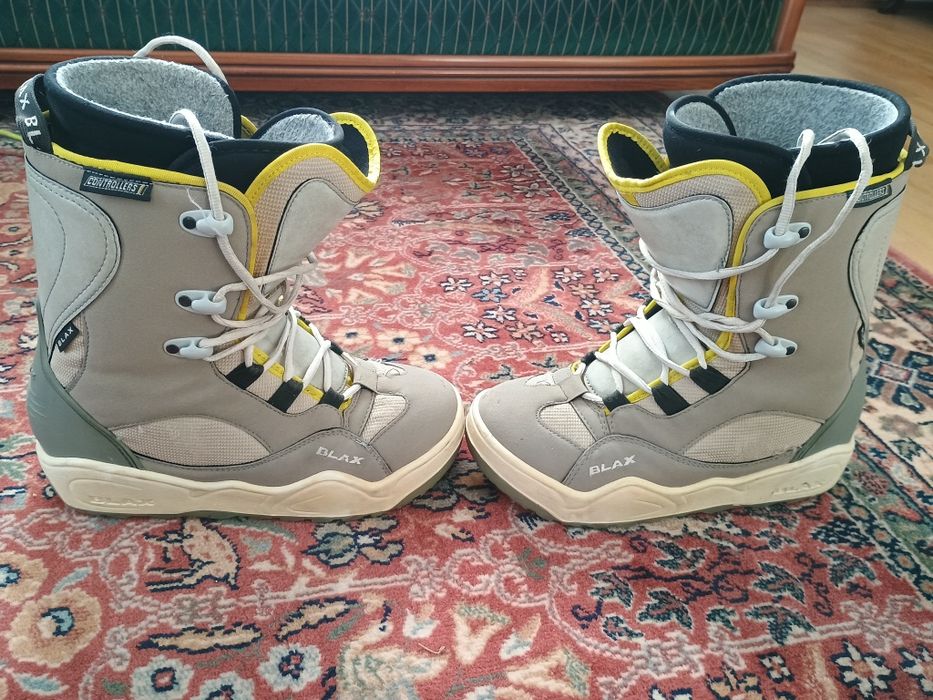 Vând boots snowboard