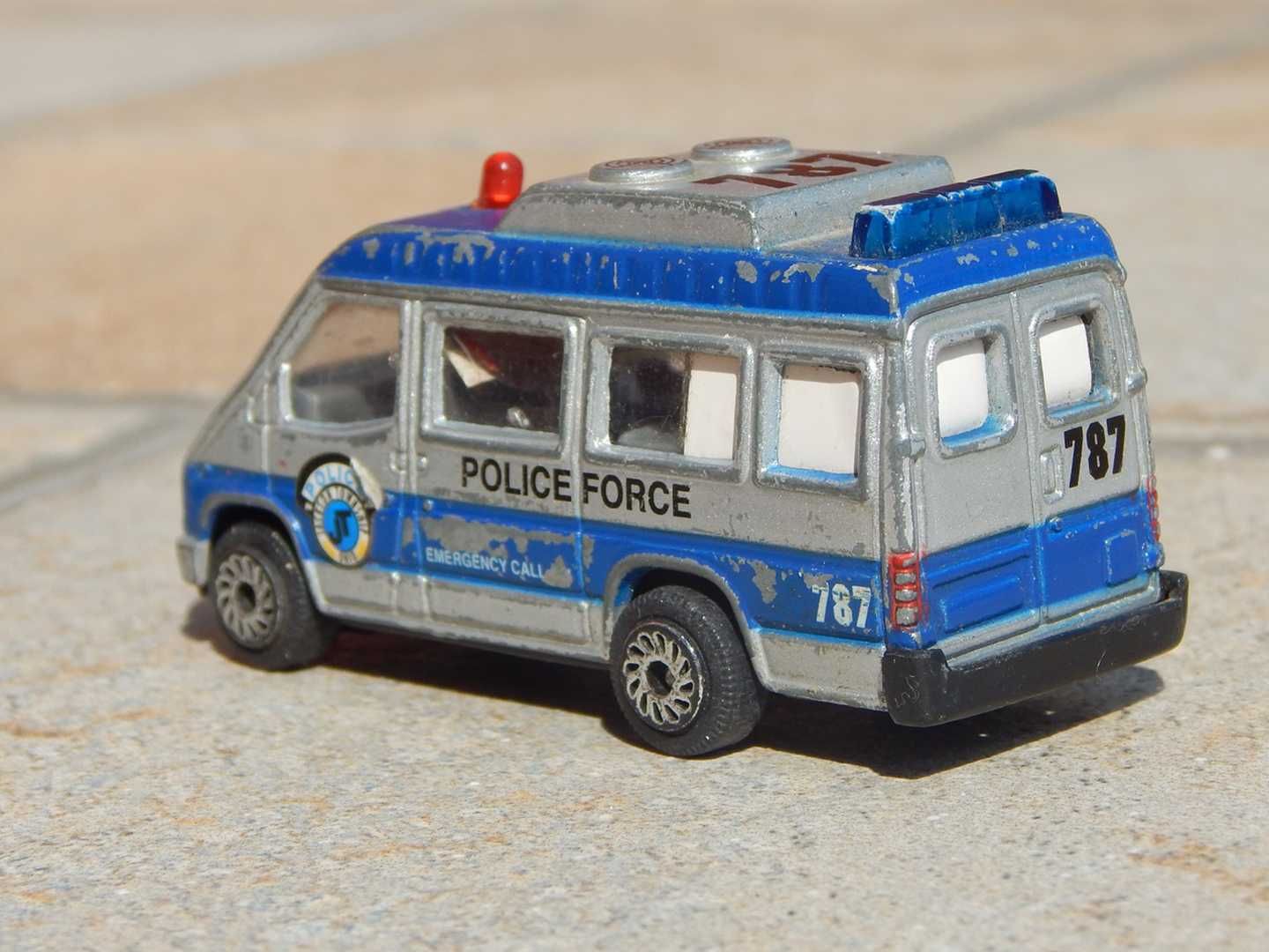 Macheta duba politie Ford Transit II prefacelift Jackson Ohio 1:64