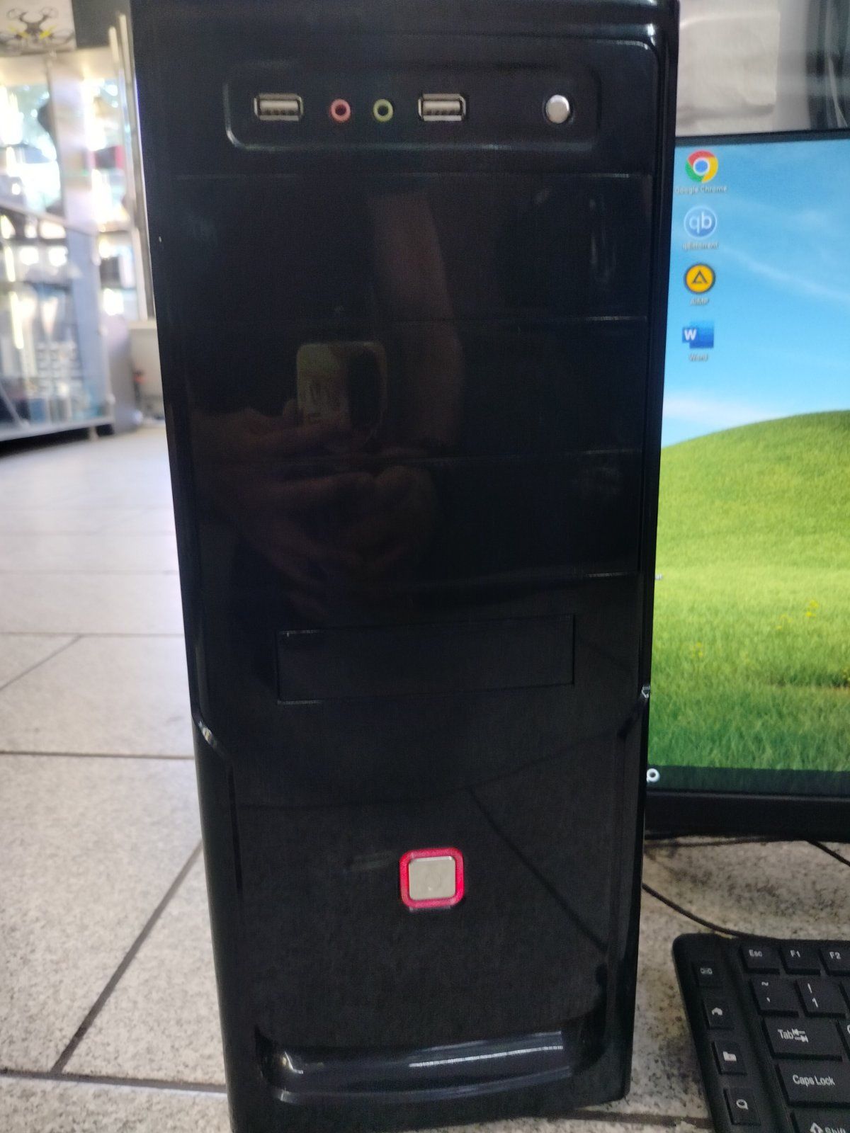 Настолен компютър Intel Pentium / Монитор Acer и периферия