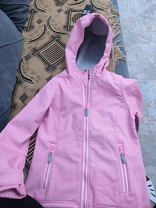 Куртка очень, весна на девочку  рост 140