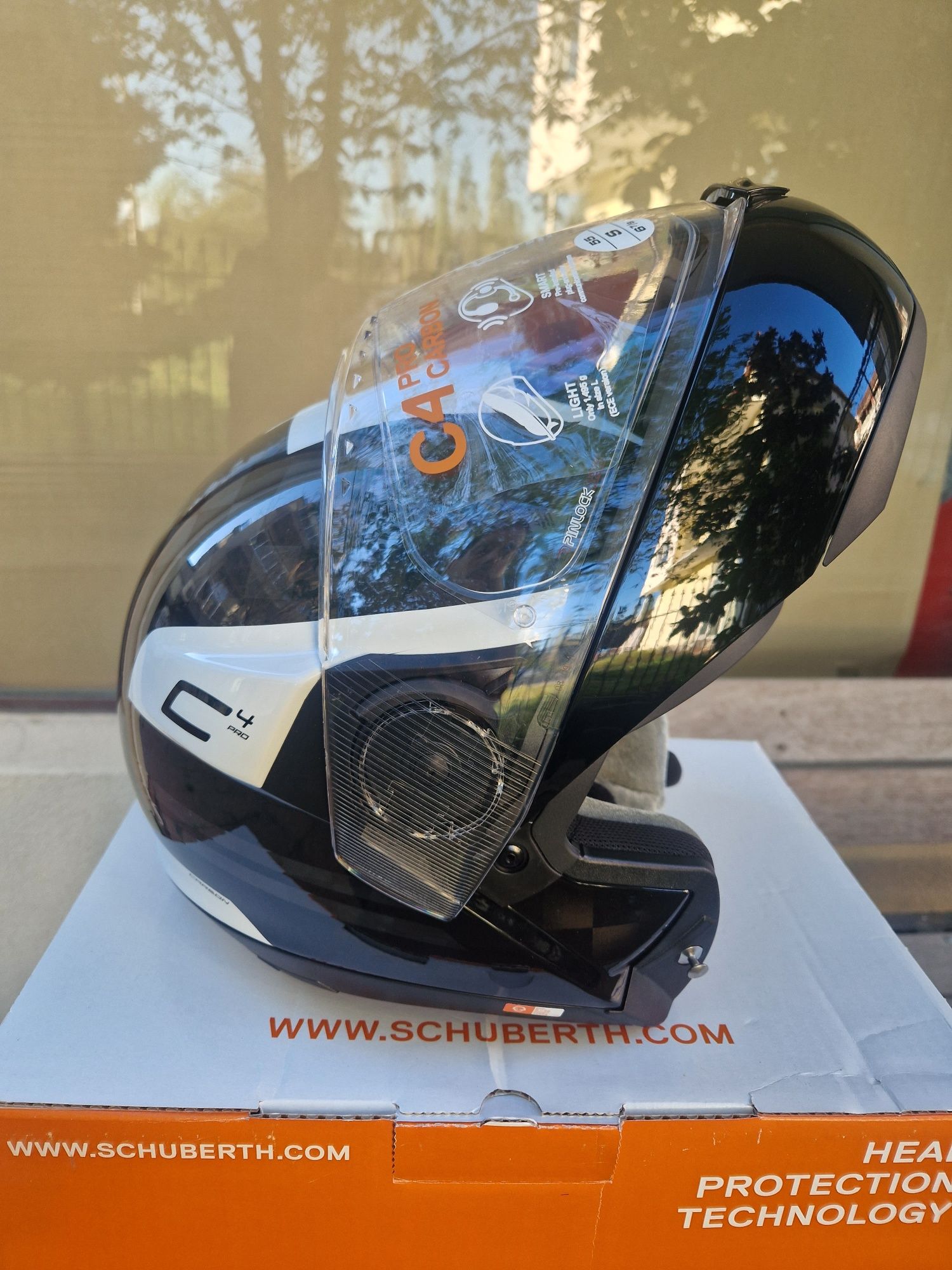 Каска Schuberth C4 Pro Carbon