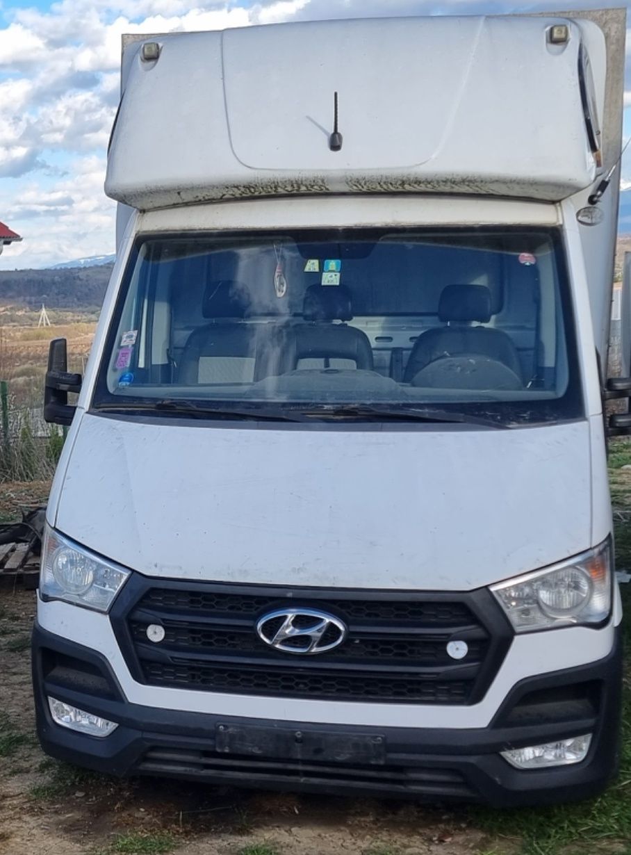 Dezmembrez HYUNDAI H350