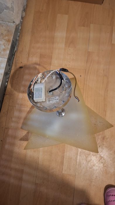 Абажур със светещи диоди