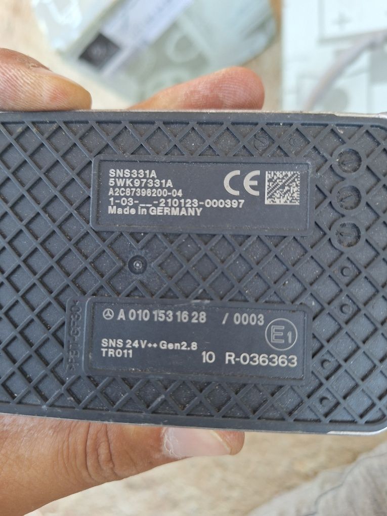 Продавам 2 броя ОРИГИНАЛНИ Nox-Sensors за Mercedes Actros Euro 6