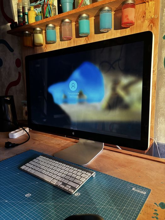 Монитор Apple cinema display