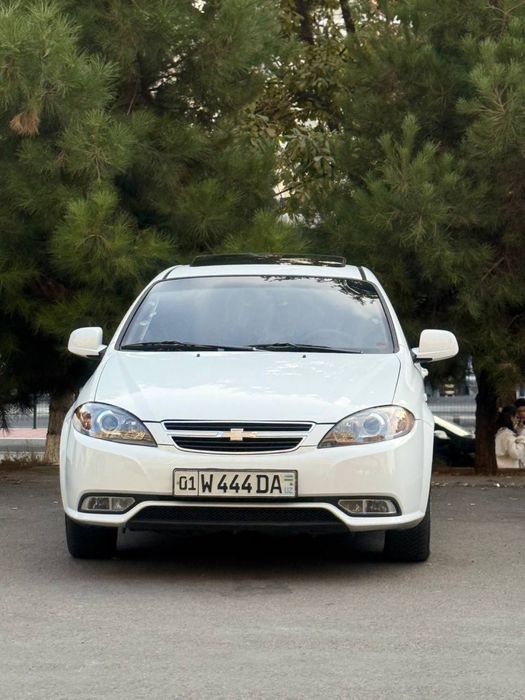 Gentra avtomat sotiladi