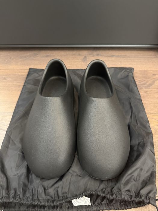 Yeezy Sl-01