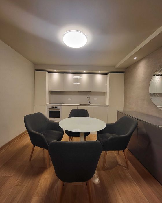 Дава се под наем Тристаен апартамент в Бургас, Център - 75 кв.м за 750 € - Снимка #4