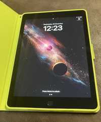 Apple iPad 5th Generation - Wi-Fi - 32GB – Space Gray