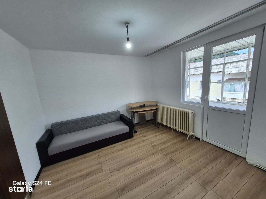 Apartament cu 2 camere de vânzare – zonă Dărmănești, Piatra Neamț