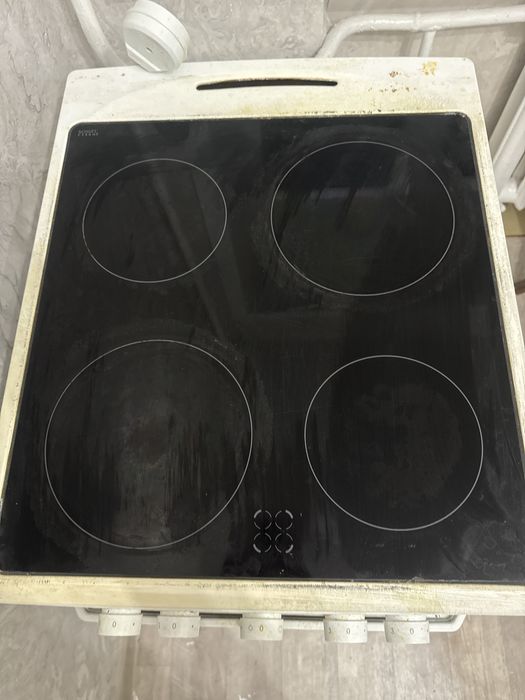 Продам кухонную плиту. Очень быстро нагреввется.