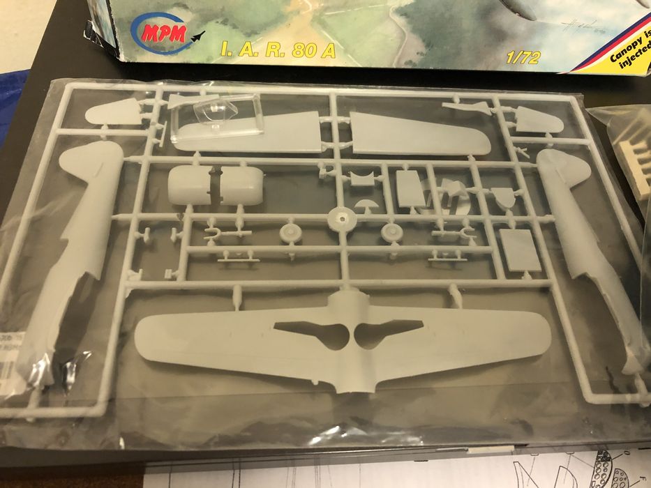 Kit avion I.A.R. 80A 1/72