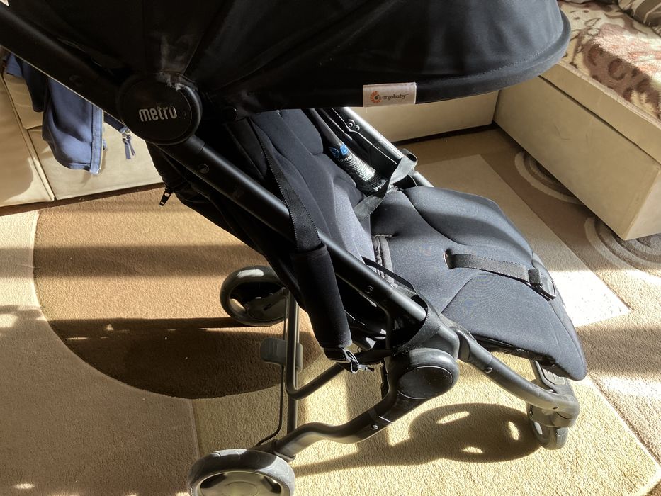 ERGObaby METRO + husa de iarna.