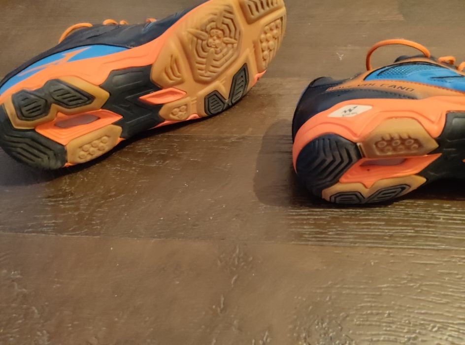 Маратонки Mizuno Wave Volcano