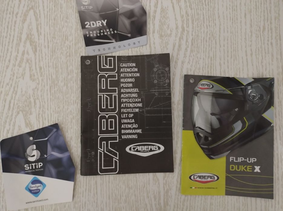 Продавам чисто нова каска модел:  DUKE X WHITE METAL TG: L