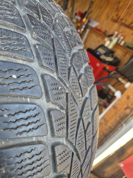 De vanzare anvelope 235 65 17 Dunlop M+S