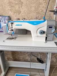 Продам почти новую промышленную швейную машинку Jack А2S-4CZ