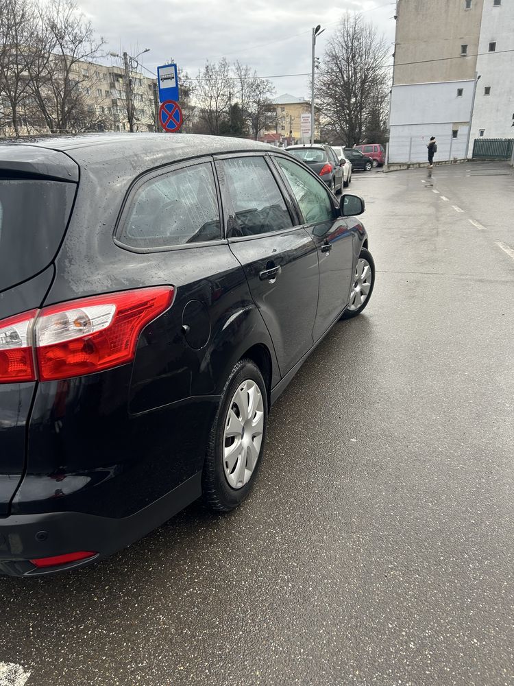 Vând Ford Focus 2012