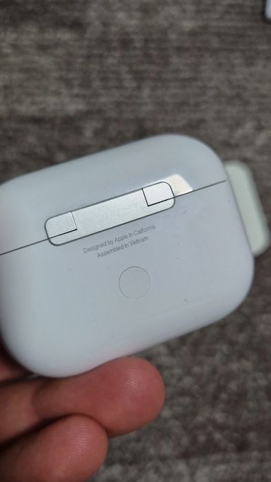 Casti Apple noi-noute