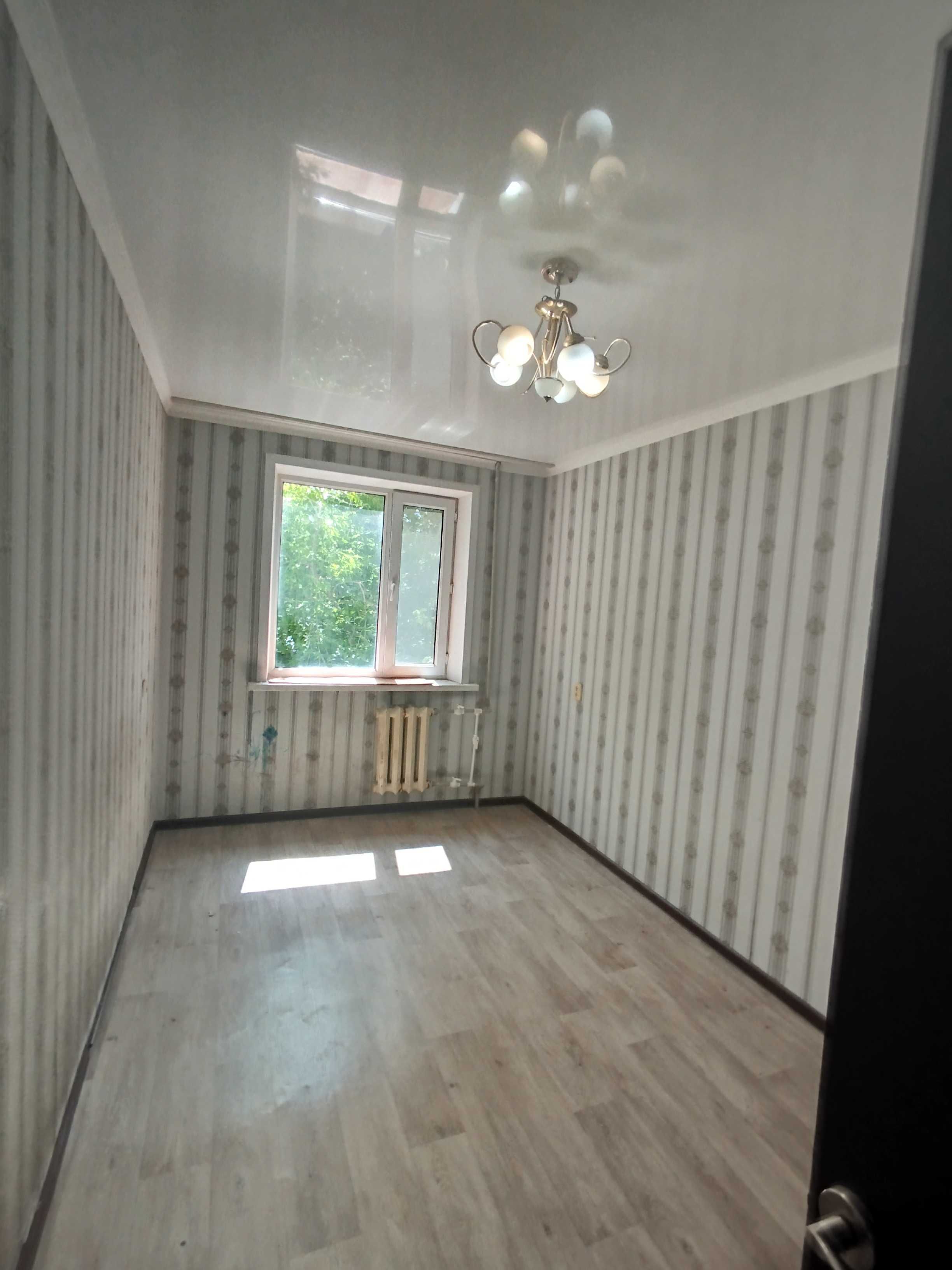 №1480 Продам 2 комнатную квартиру, 3 мкр., пр.Республики