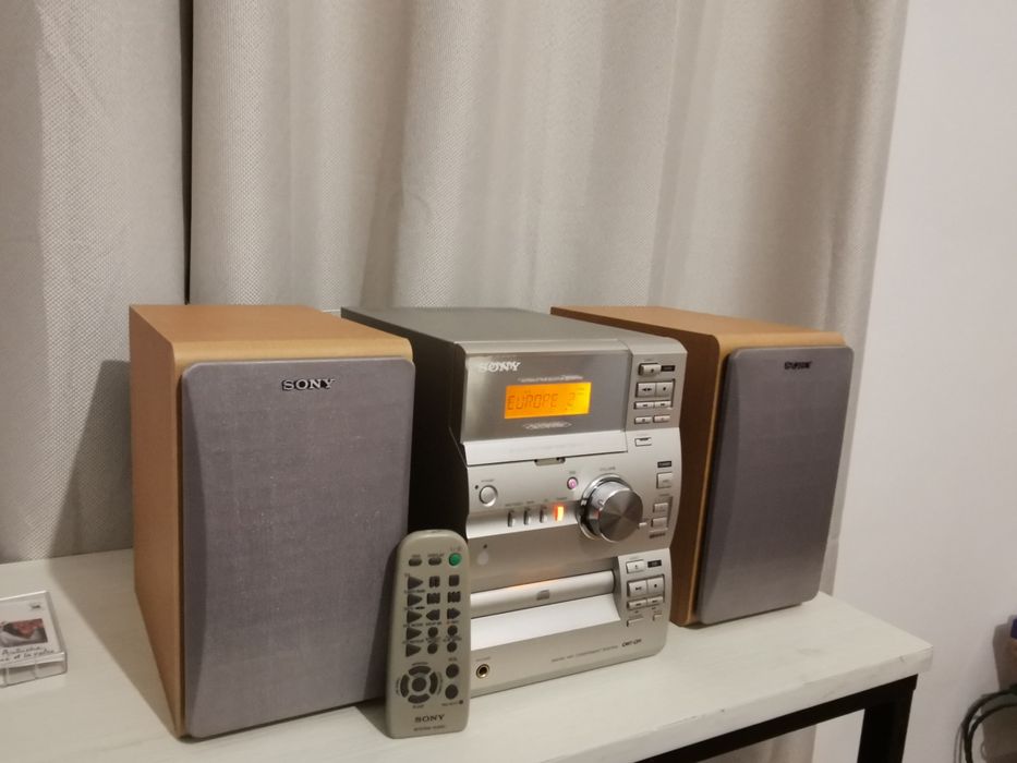 Sistem audio Akai AC-MX92, Sistem audio Sony 
Acesta