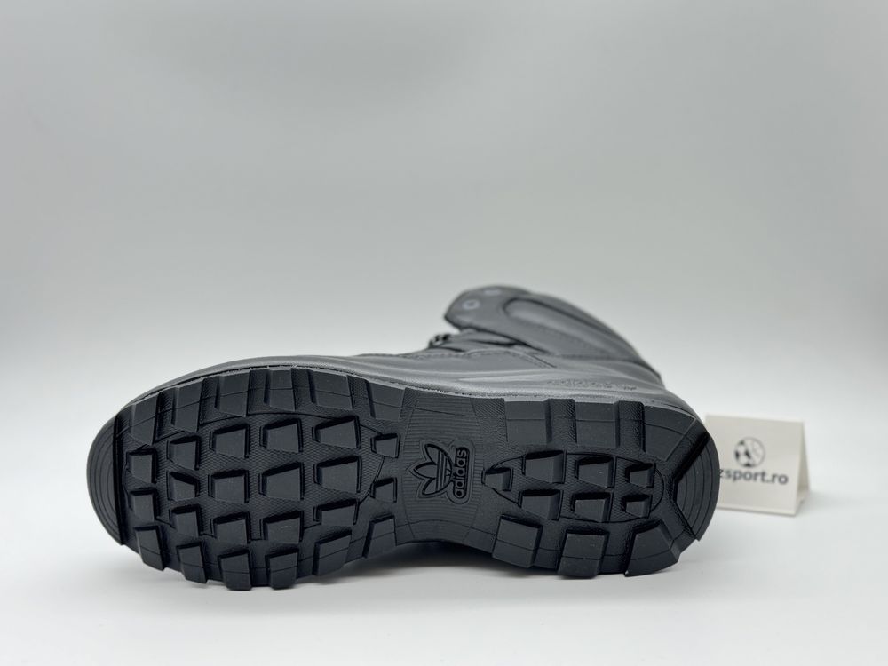 Adidas Chasker Boot (Piele) (40 2/3; 41 1/3)
