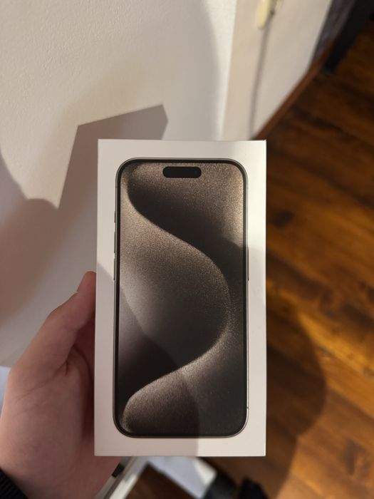 ЧИСТО НОВ Iphone 15 Pro Natural Titanium 256GB
