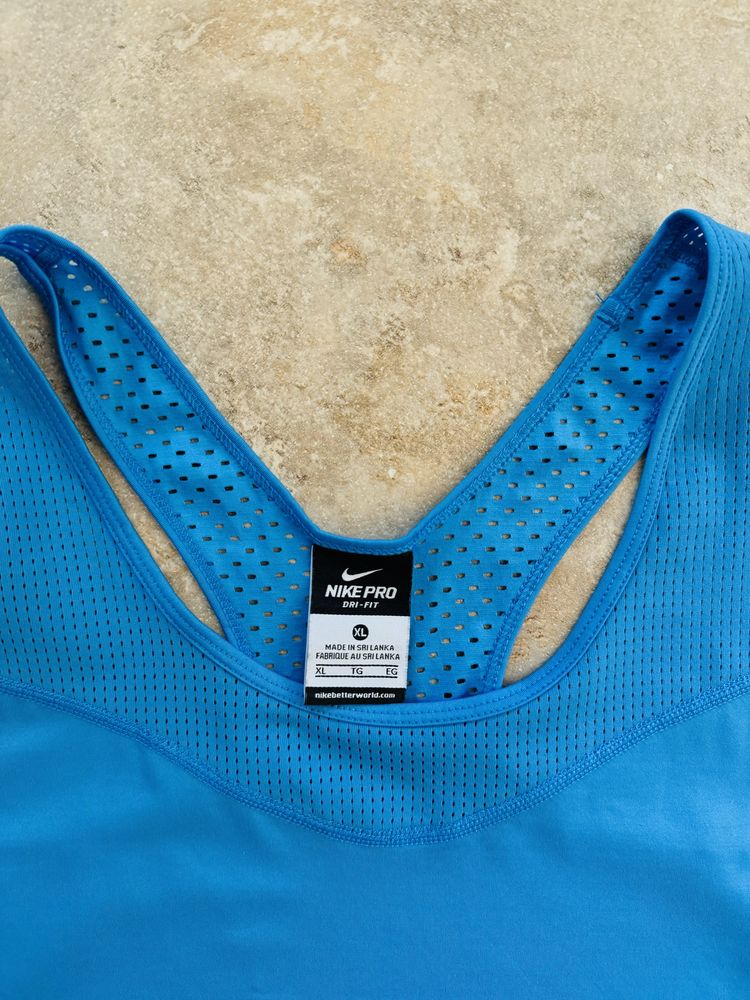 Дамски потник Nike Dri-Fit